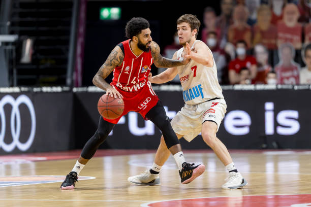 段的控卫来 段的控卫来