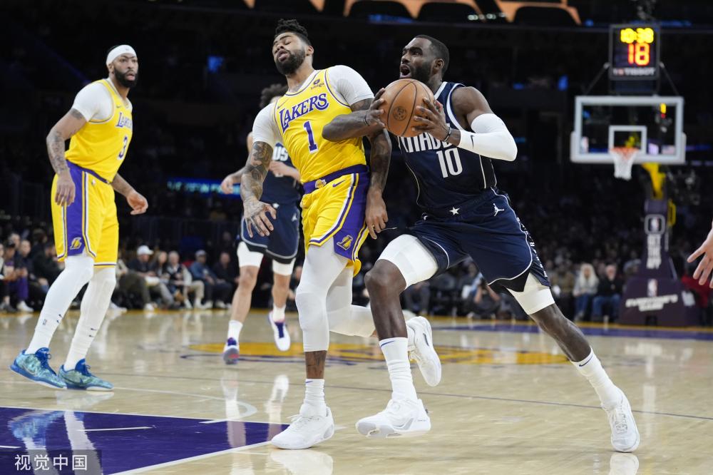 陷入困境 陷入困境