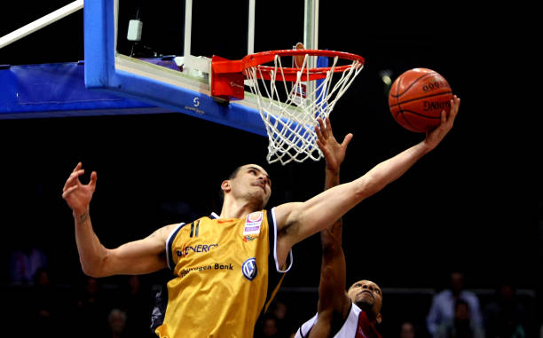 评选由媒体 评选由媒体