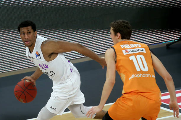 并强化外援 并强化外援